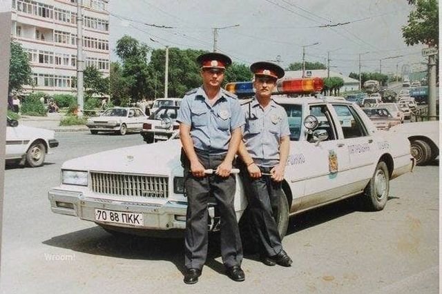 Владивостокские гаишники и их служебный Chevrolet Caprice, 1990-е