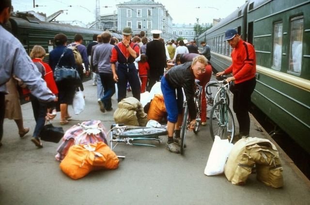 На перроне Московского вокзала, 1989 г.