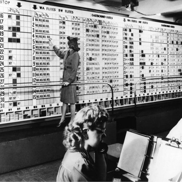 Служба бронирования авиабилетов до появления компьютеров, 1945 год