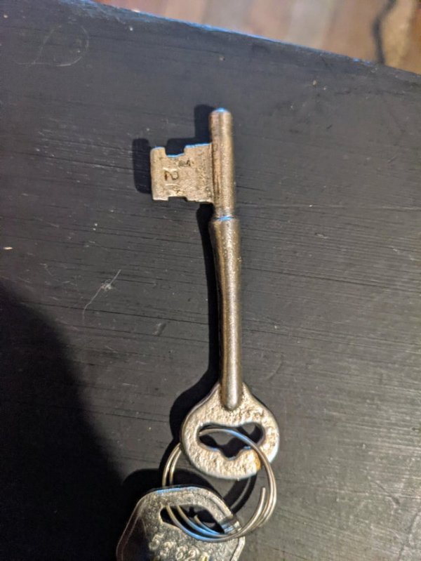 Нашёл оригинальный ключ от моего дома 1937 года