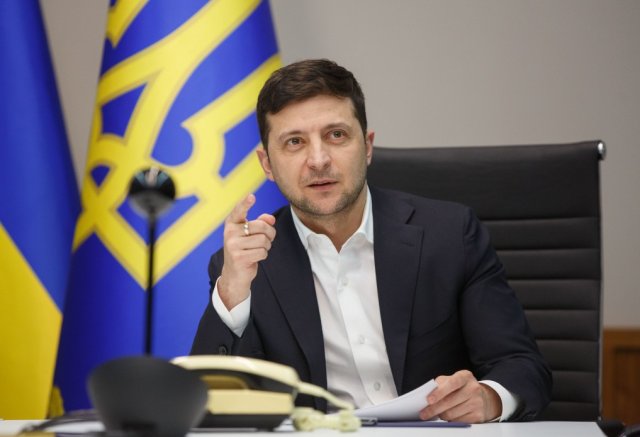 Зеленский пообещал каждому вакцинированному украинцу по 1000 гривен