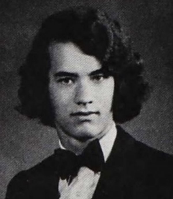 Том Хэнкс на выпускном из школы, 1974 год