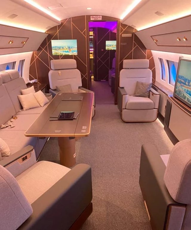 Как изнутри выглядит новый самолет Aurus Bussines Jet (ABJ), который стоит 50 миллионов долларов