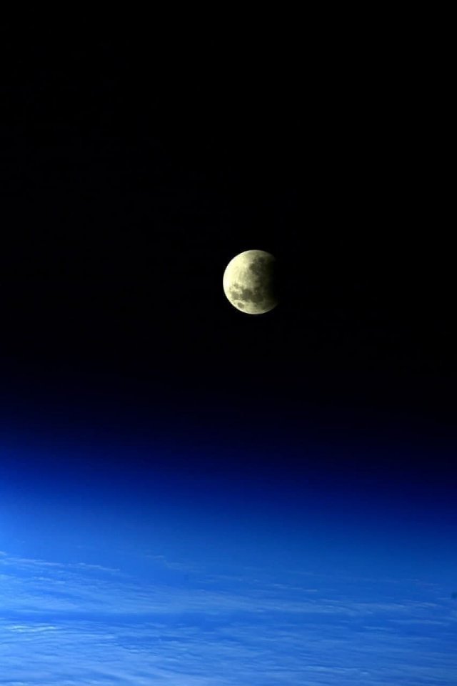 Самое долгое лунное затмение за последние 500 лет уже началось