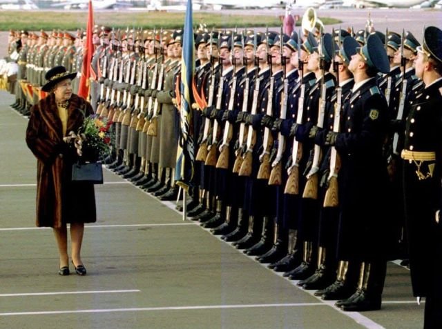 Первый и последний визит королевы Англии Елизаветы II в Россию, 17 октября 1994 года.