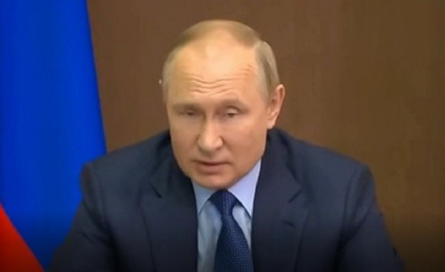 Владимир Путин рассказал, как ревакцинировался назальной вакциной