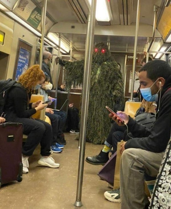Странная сущность в метро Нью-Йорка
