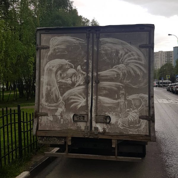 &quot;Грязное искусство&quot;: креативные рисунки на автомобилях от русского художника Никиты Голубева