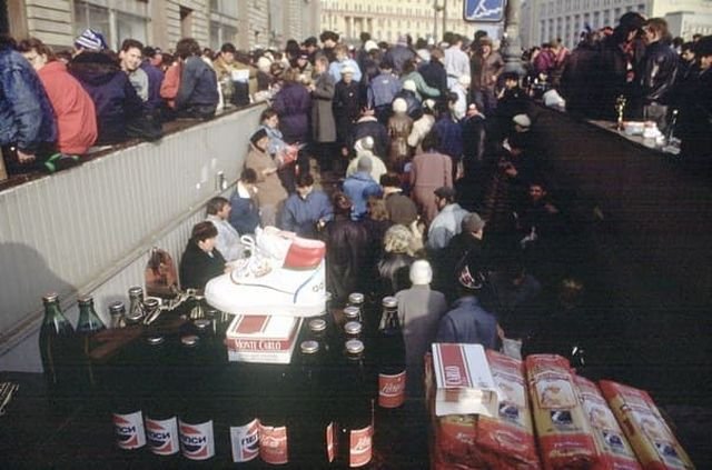 Торговля на московских улицах, 1990 год.
