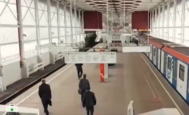 Общественники Москвы попросили Сергея Собянина разобраться с указателями в метро для мигрантов