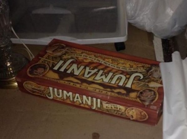 Мой друг заселился в дом и нашёл на чердаке игру «Джуманджи»