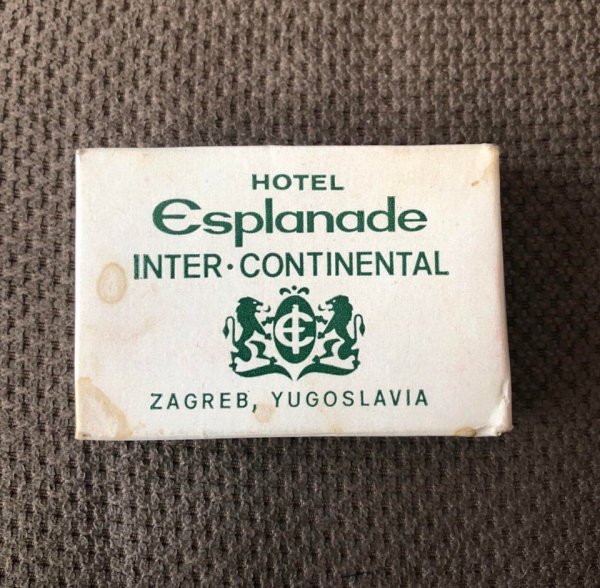 Разбирал вещи и нашёл мыло из отеля Югославии. Уже даже нет такой страны