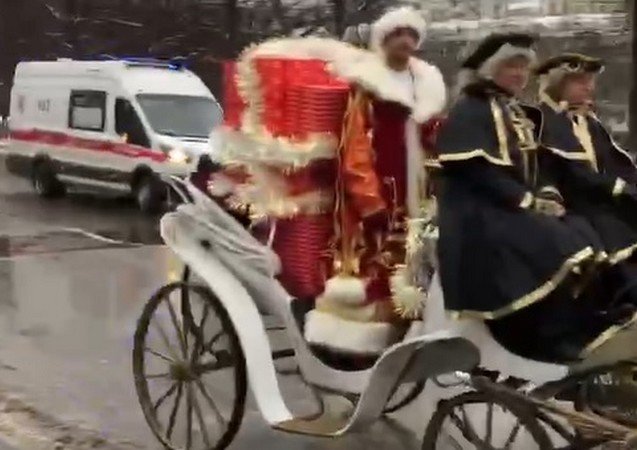 Похоже, Дед Мороз уже добрался до Москвы