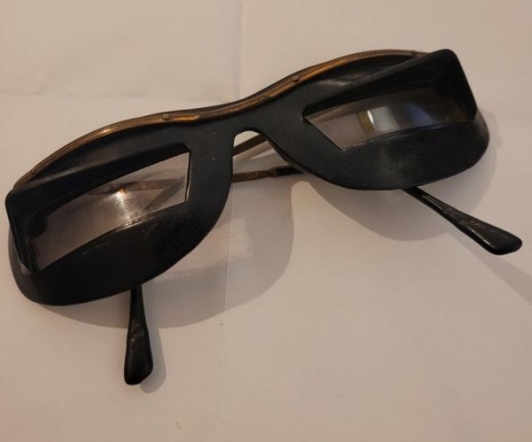 винтажные солнцезащитные очки фирмы Brevet