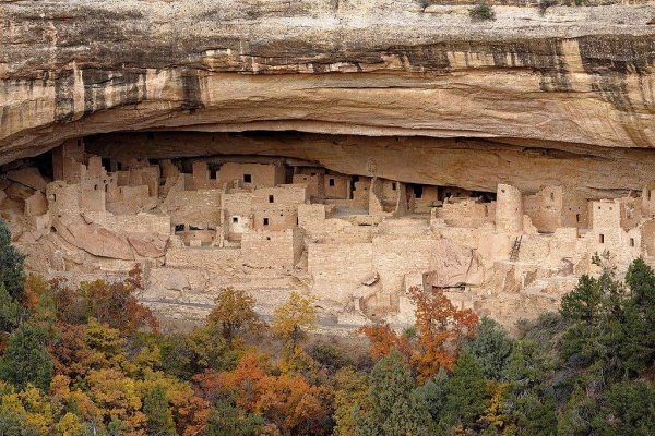 Клифф Пэлас — цитадель коренных американцев на краю горы