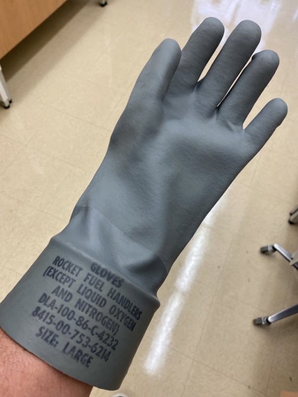А это перчатка для тех, кто работает с ракетным топливом