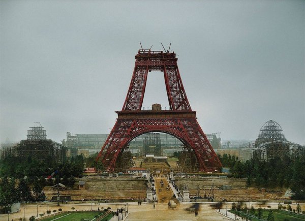 Постройка Эйфелевой башни, июль 1888 года