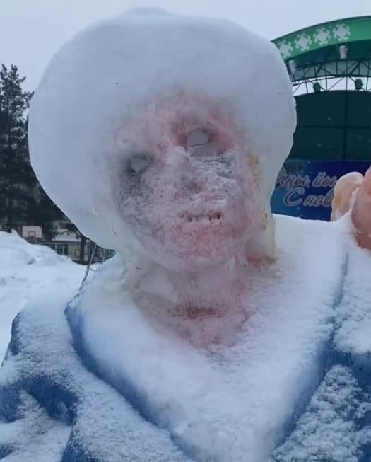 Зомби-Снегурочка из Башкирии, которая может испортить детям психику