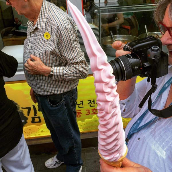 Мороженое в Южной Корее: 30 сантиметров клубнично-ванильного безумия