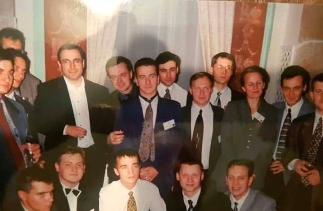 Михаил Ходорковский среди молодых специалистов ЮКОС. 1999 год, Сочи.