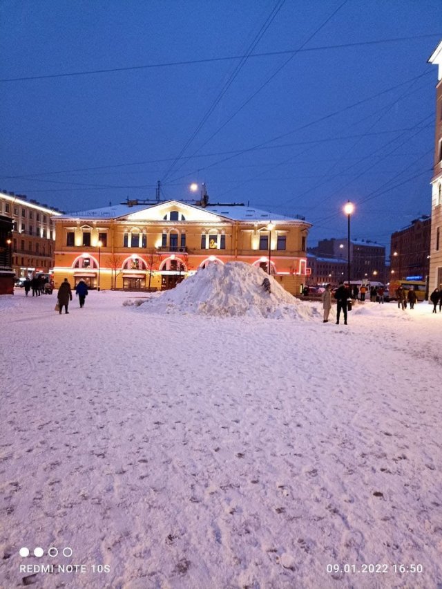 В Петербурге настоящий ад с уборкой снега и мусора