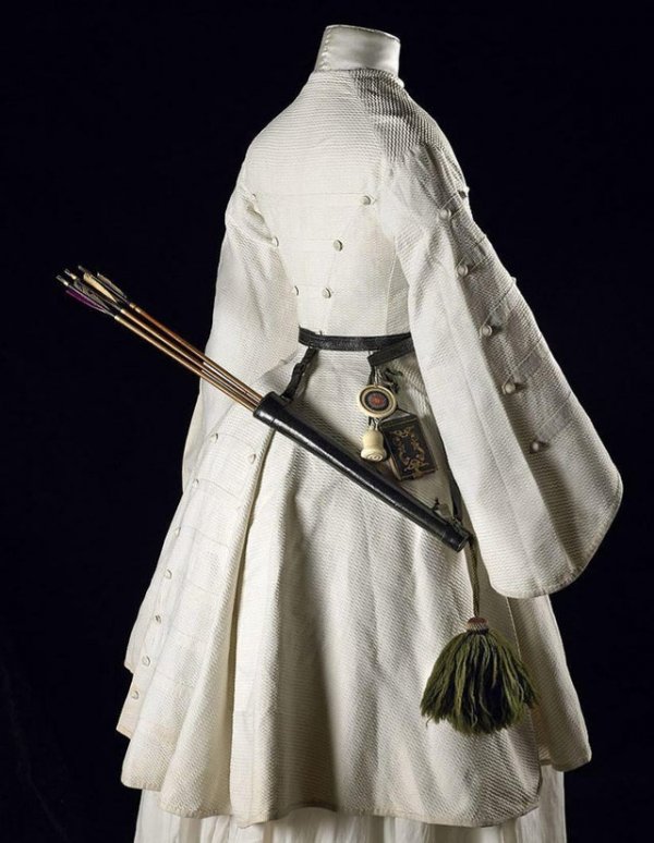 Викторианская одежда лучника, принадлежащая миссис Фанни Гивен, 1855 год