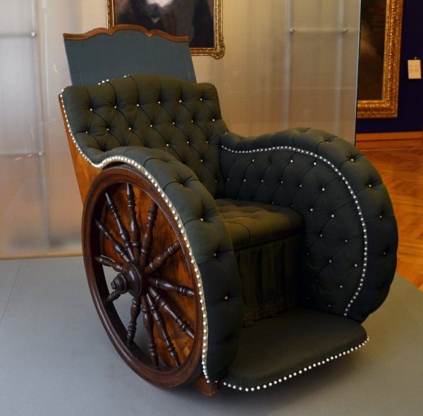 Инвалидная коляска, изготовленная для императрицы Священной Римской империи, 1740 год