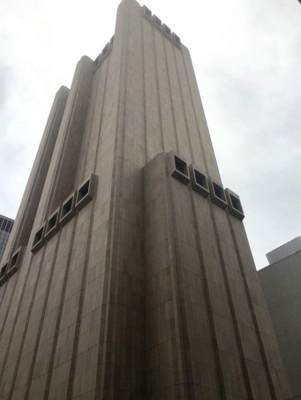 Здание высотой более 160 метров в Нью-Йорке, у которого нет окон