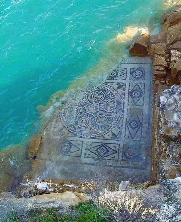 Римская мозаика, найденная на побережье Турции