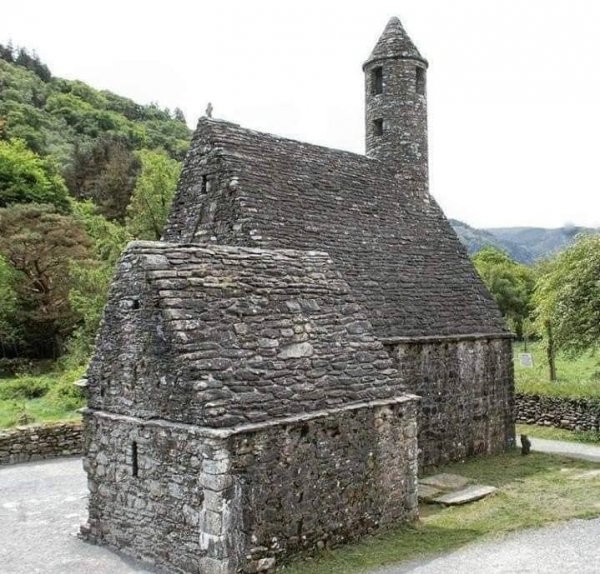 900-летняя церковь в Ирландии