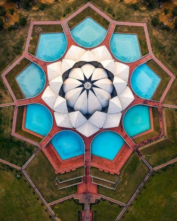 Храм Лотоса, Нью-Дели, Индия — вид сверху