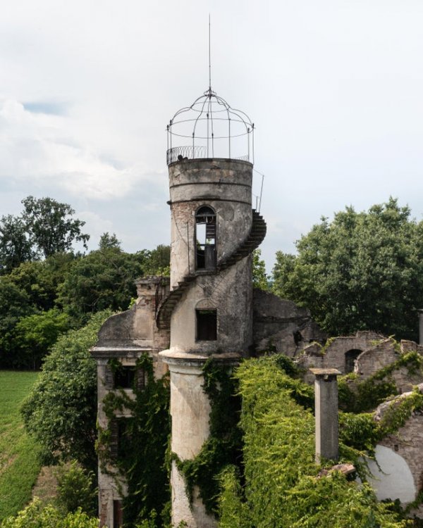 Заброшенная башня обсерватории