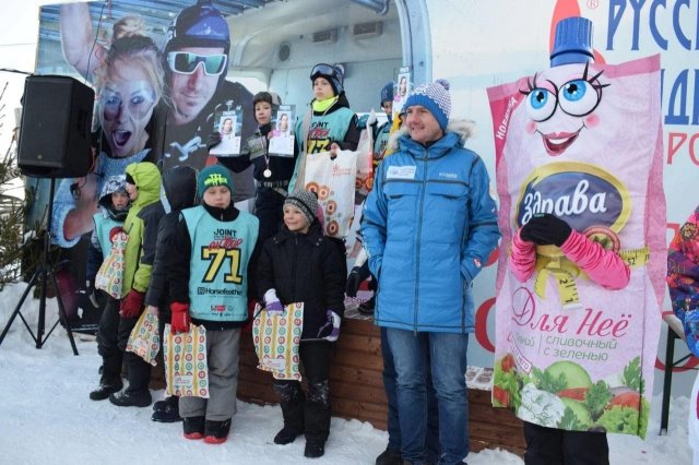 В Кирове детей, участвовавших в соревнованиях по сноуборду, наградили майонезом