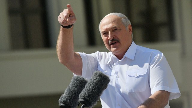 &quot;Чо вы паритесь по поводу какого-то поглощения Россией Белоруссии?&quot;: Лукашенко о работе с Путиным