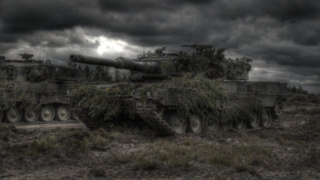 Украина стягивает тяжелое вооружение и технику к Донбассу