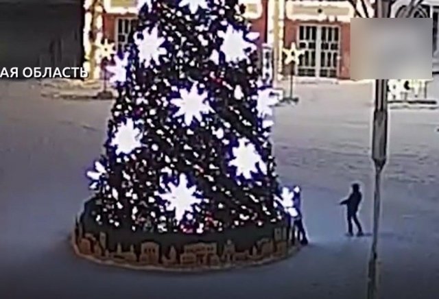 Никакого праздника в городе Елец: парочка украла звезду с елки