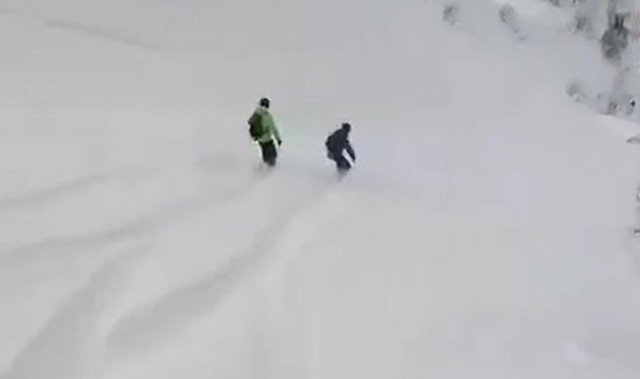 Чудесное спасение сноубордиста и подростка, которые чуть не погибли под снегом