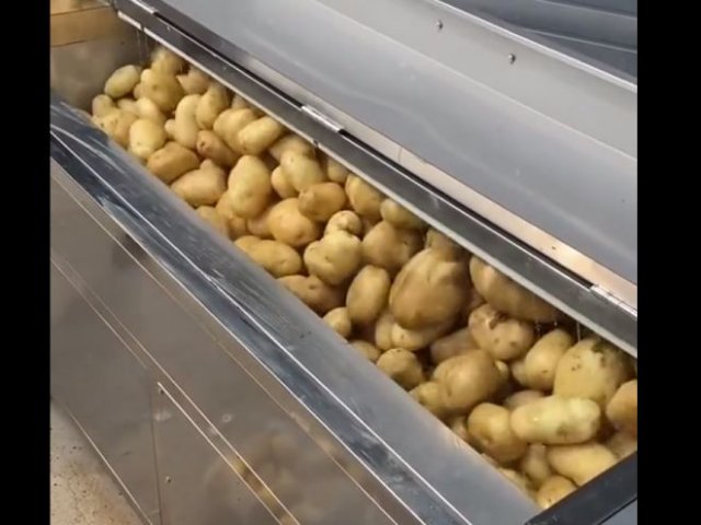 Интересный аппарат для чистки картофеля