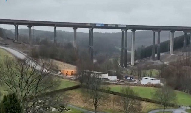 Завораживающее видео демонтажа 55-летнего автобана в Германии