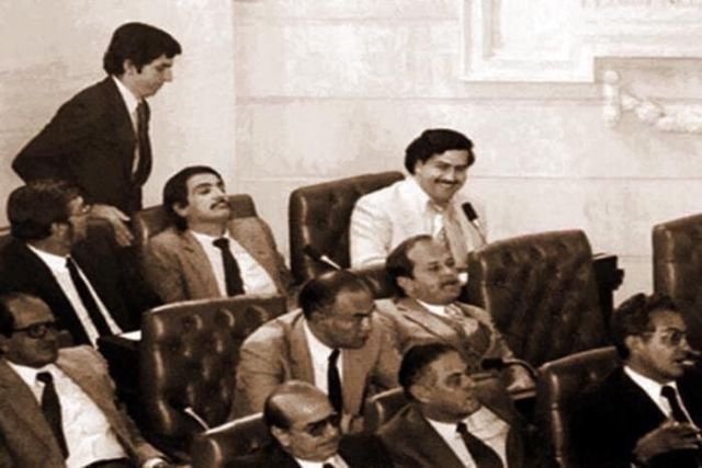 Наркобарон и политический деятель Пабло Эскобар в Конгрессе Колумбии, Богота, 1982 год.