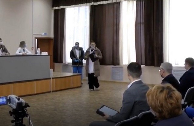 Бригада врачей-психиатров пришла за депутатом в Новосибирске прямо во время заседания