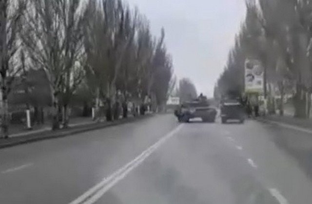 &quot;Счастливый&quot; украинский водитель в Мелитополе, который попал на линию огня