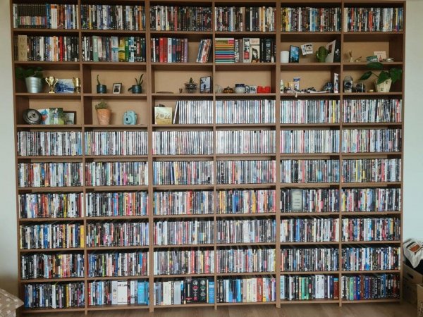 Некоторые коллекции поражают размахом - 2138 DVD-дисков