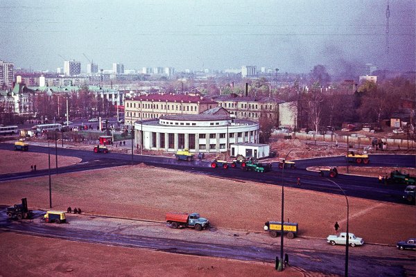 Дорожные работы у станции метрополитена Рижская, 1971 год, Москва