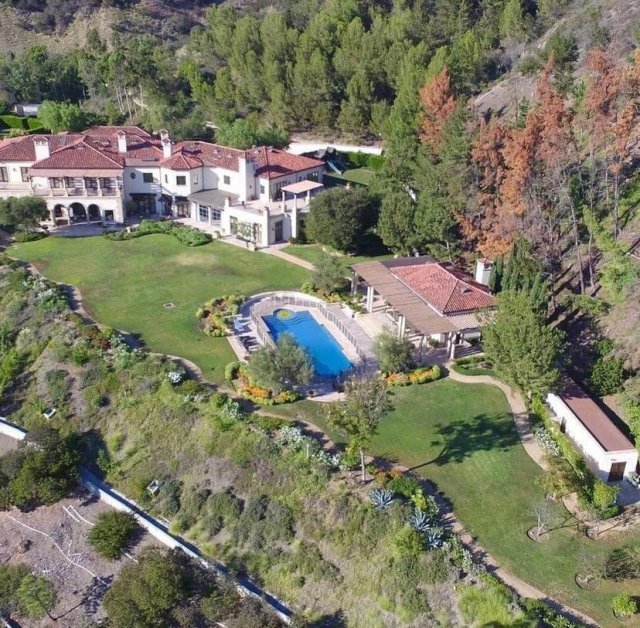 Рэпер Дрейк купил поместье Робби Уильямса в Беверли-Хиллз за 85 миллионов долларов