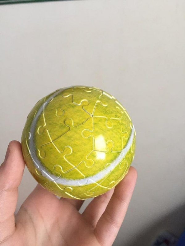 3D-паззл в виде теннисного мяча точно не подойдёт для игры с питомцем