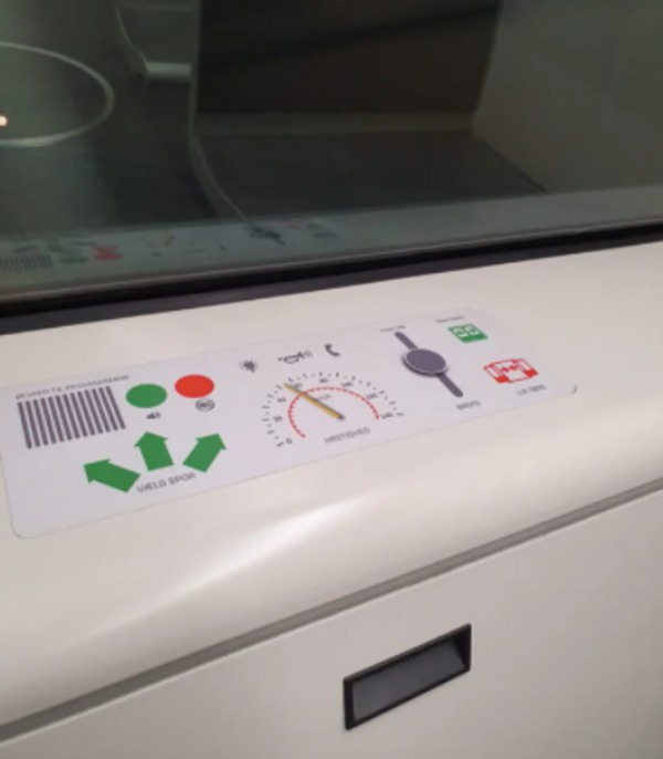 В Копенгагене в метро без машиниста нарисованы кнопки, чтобы дети могли поиграть