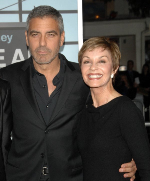Джордж Клуни и его мама Нина Брюс