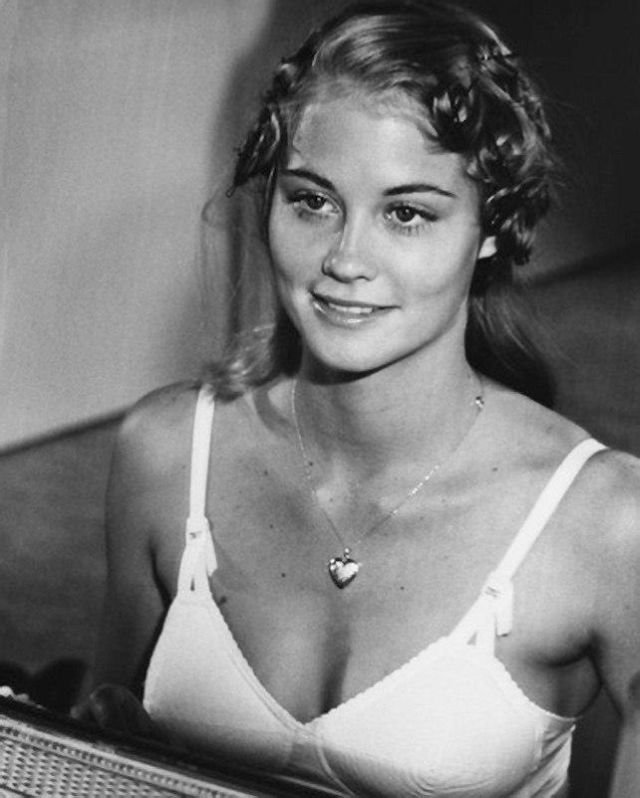 Сибилл Шeпeрд, американская актриса и модель, 60-е. В 1968 году удостоилась титула «Модель года».