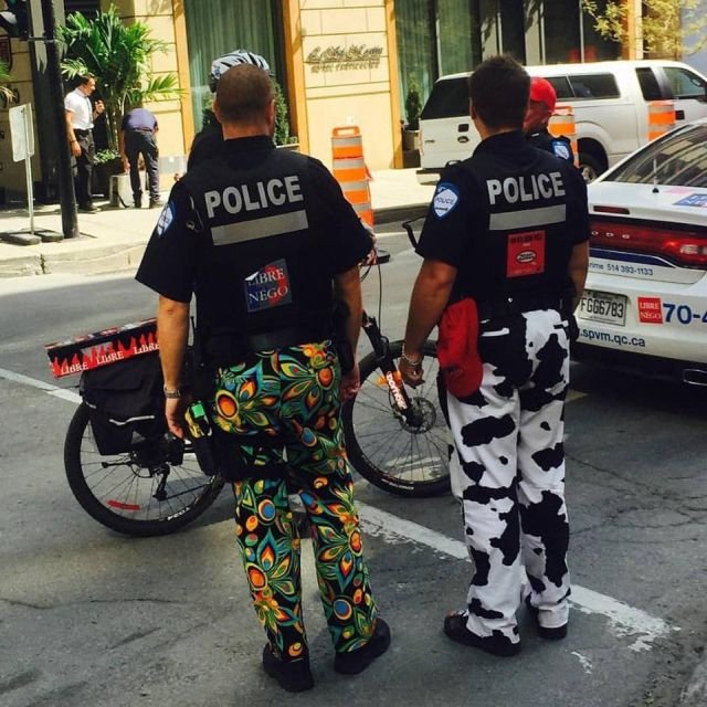 Полиция отказывается носить рабочие штаны